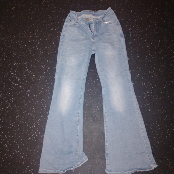 SHEIN Denim - Classic Light Blue Flare Jeans